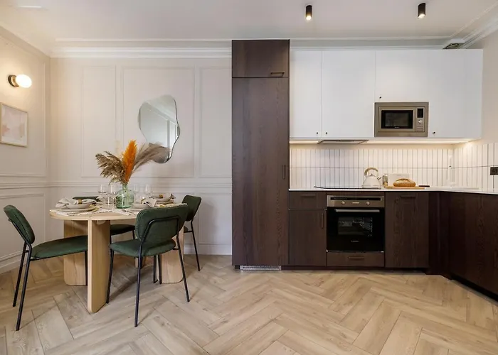 Furtive - Bon Marche Apartmán *